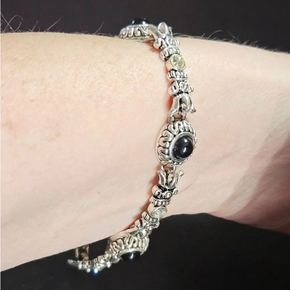 Silver tone chunky bracelet with black 7.25